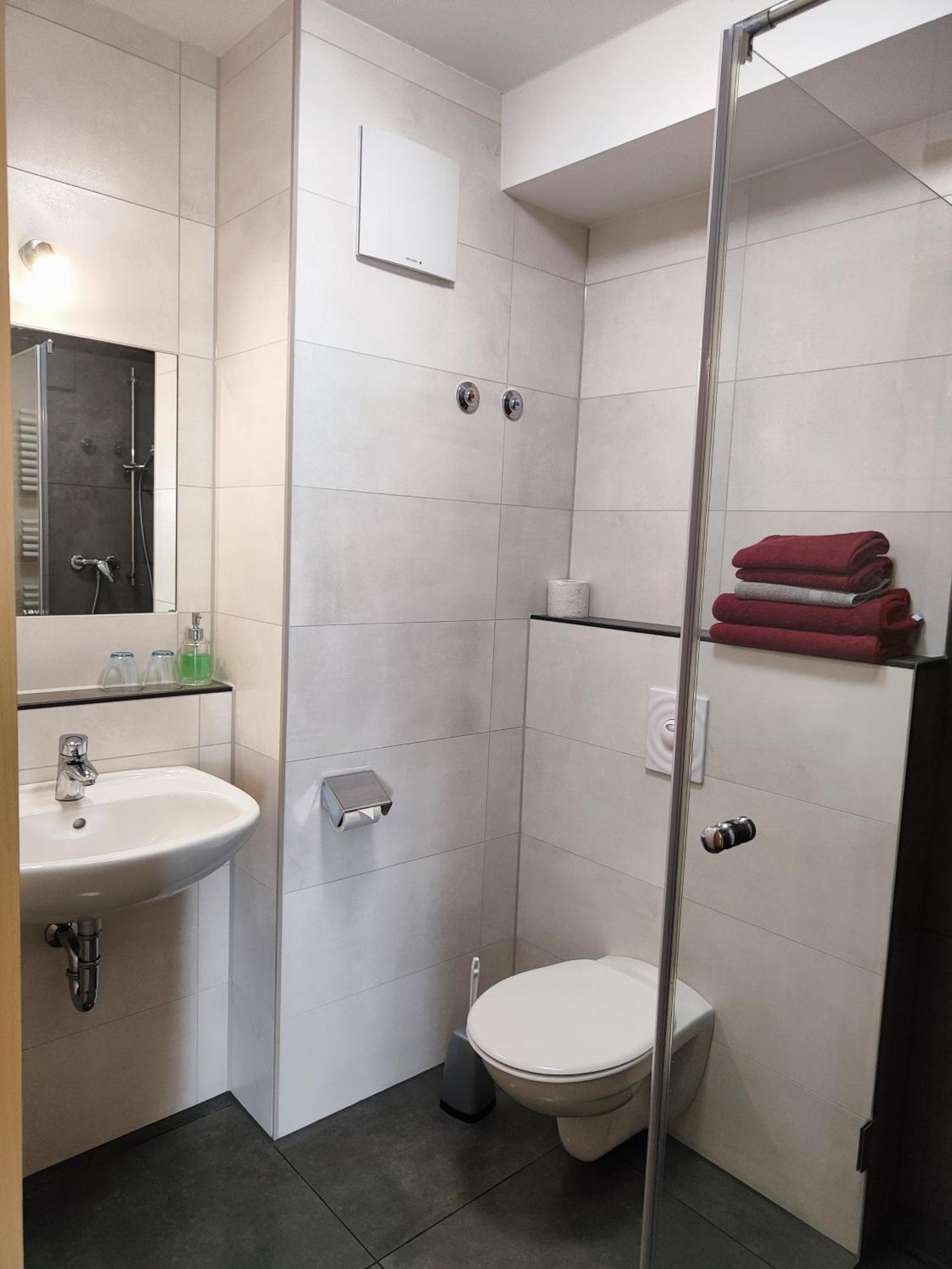 Wirtshaus Zur Bina Ξενοδοχείο Vilsbiburg Εξωτερικό φωτογραφία