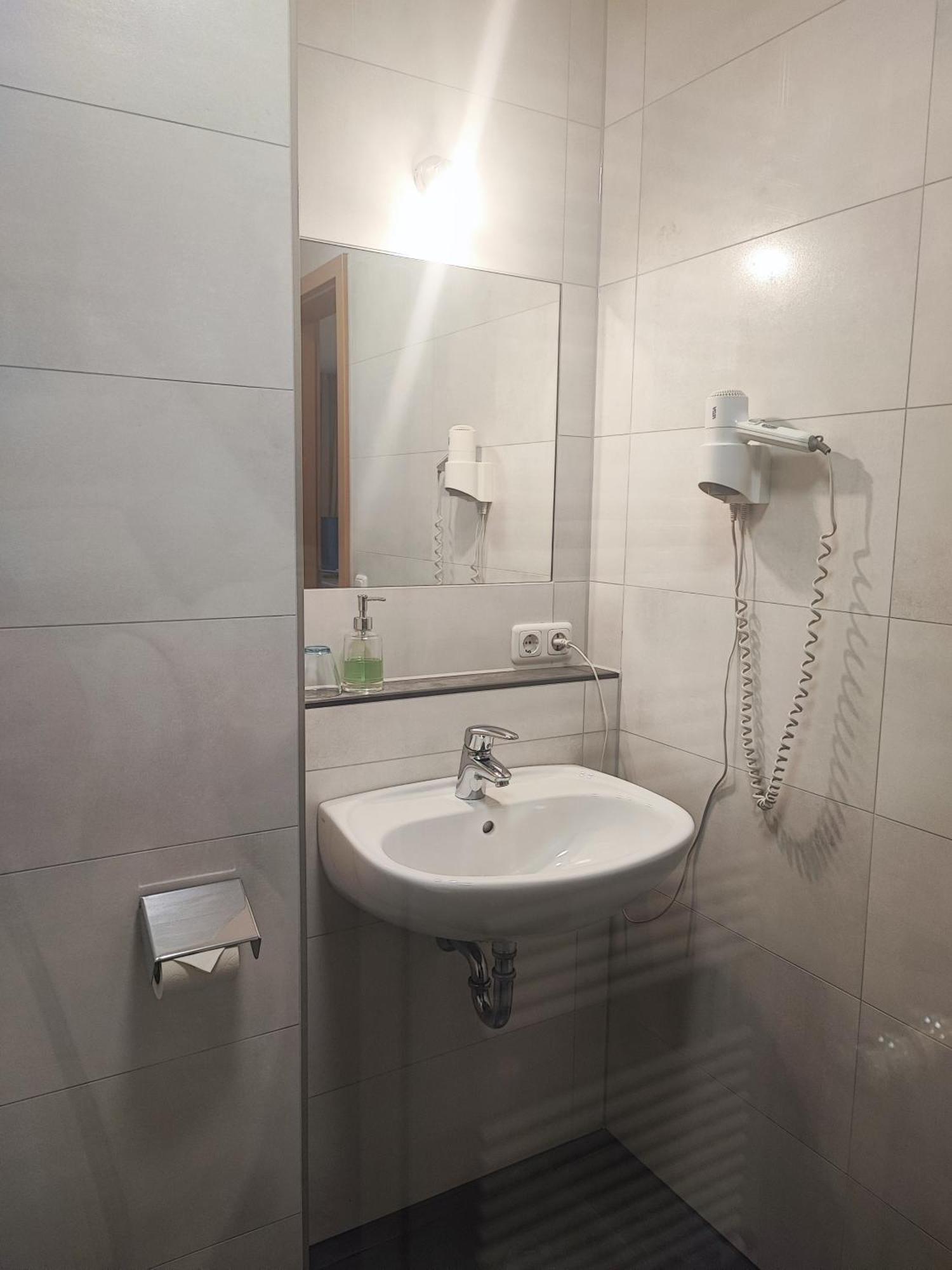 Wirtshaus Zur Bina Ξενοδοχείο Vilsbiburg Εξωτερικό φωτογραφία